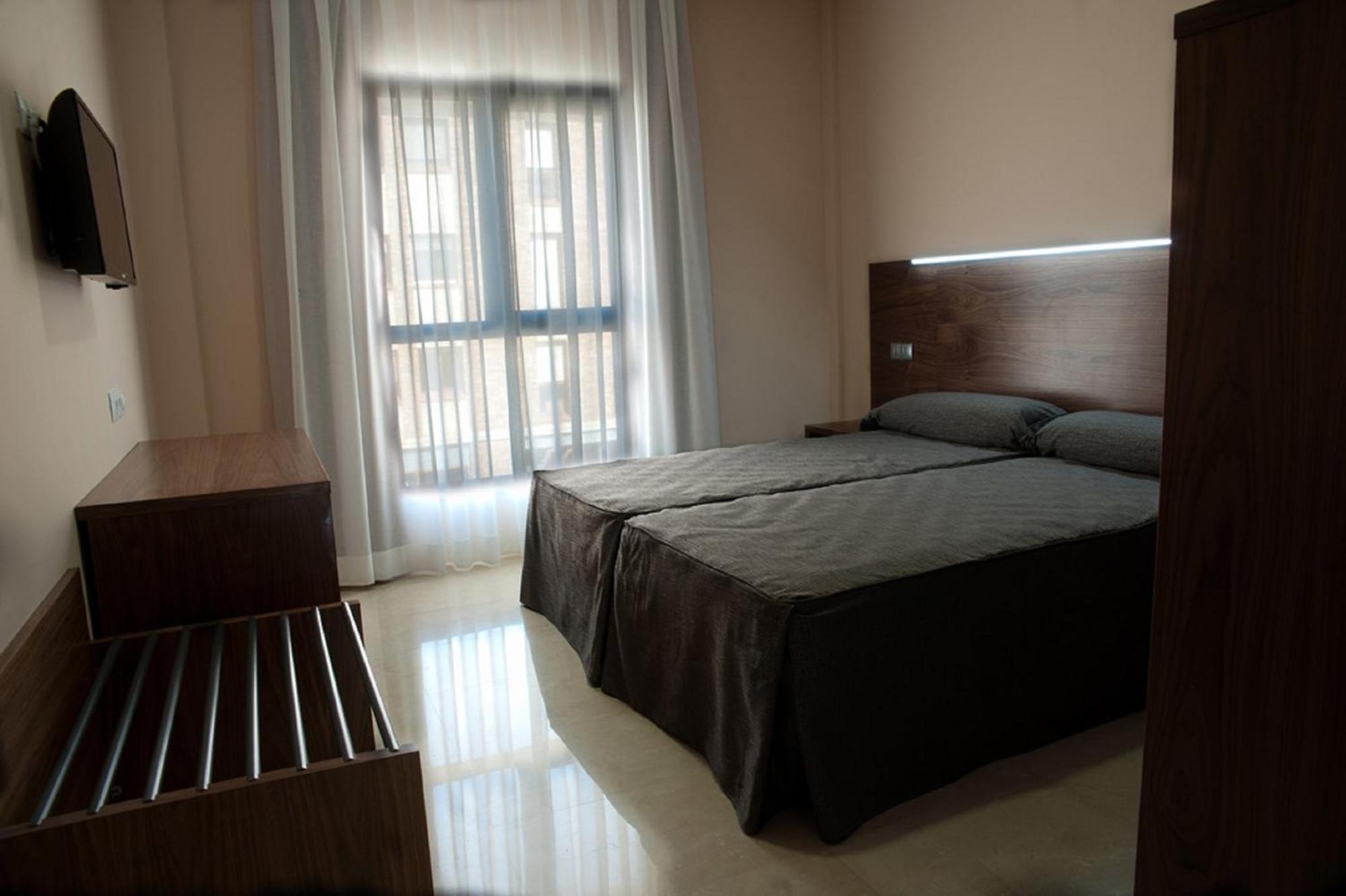 Visit Hotel Caspe Ngoại thất bức ảnh