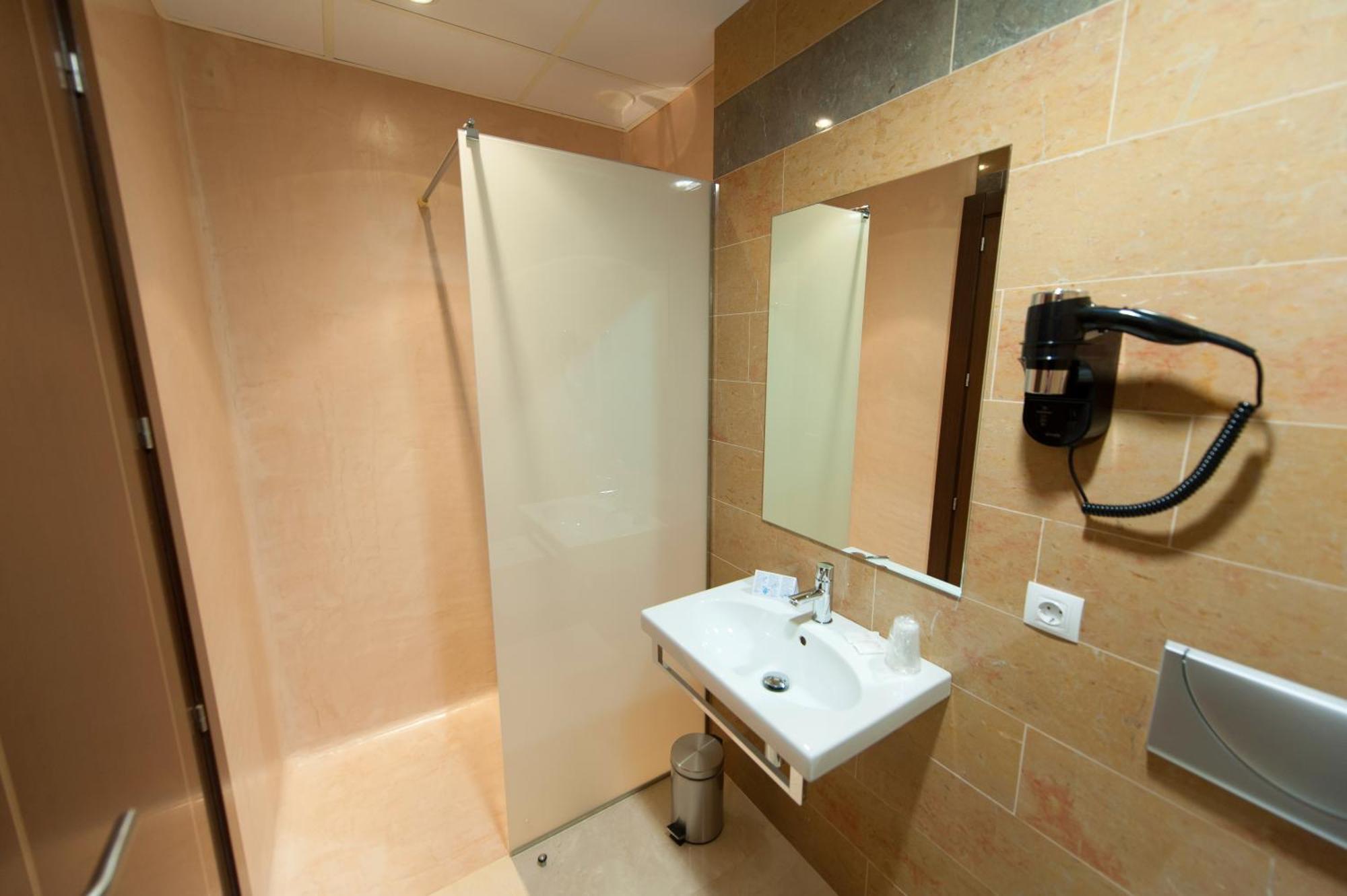 Visit Hotel Caspe Ngoại thất bức ảnh